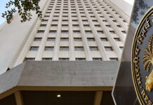 RBI Sets Up SEAC for Bank License Review RBI establishes the Standing External Advisory Committee (SEAC) to evaluate applications for Universal and Small Finance Bank licenses.