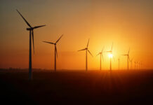 India Nears 500 GW Clean Energy Goal India’s non-fossil fuel capacity hits 49% of 476 GW total, but coal remains key to national energy output.